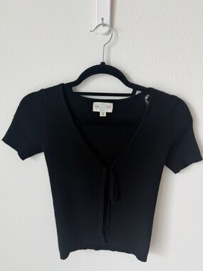 JUNE & IVY Black Ribbed Tie-Front Short Sleeve Top